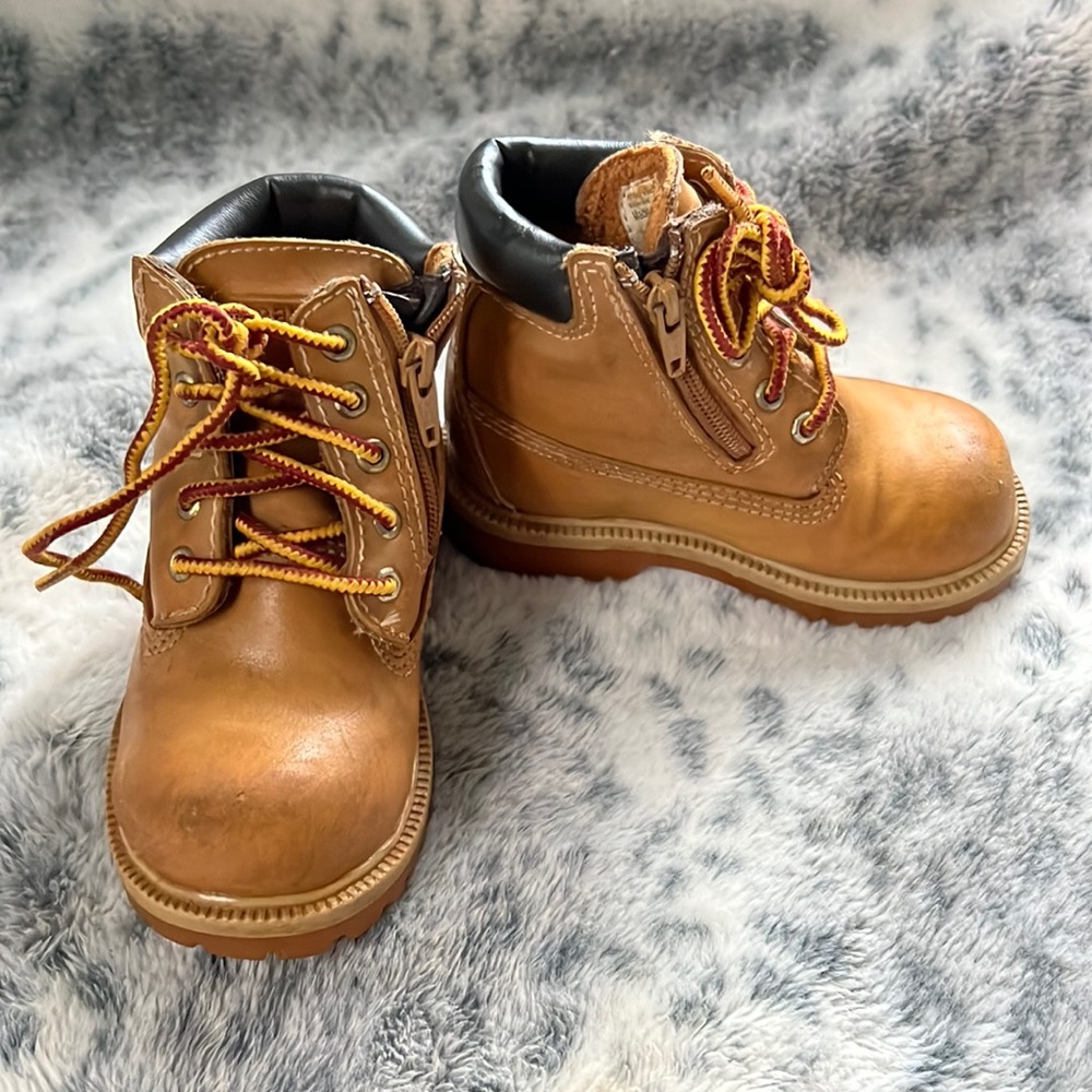 Smart fit waterproof toddler boots